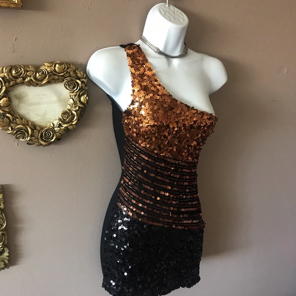 Fashion Nova Tops - Sequin top
